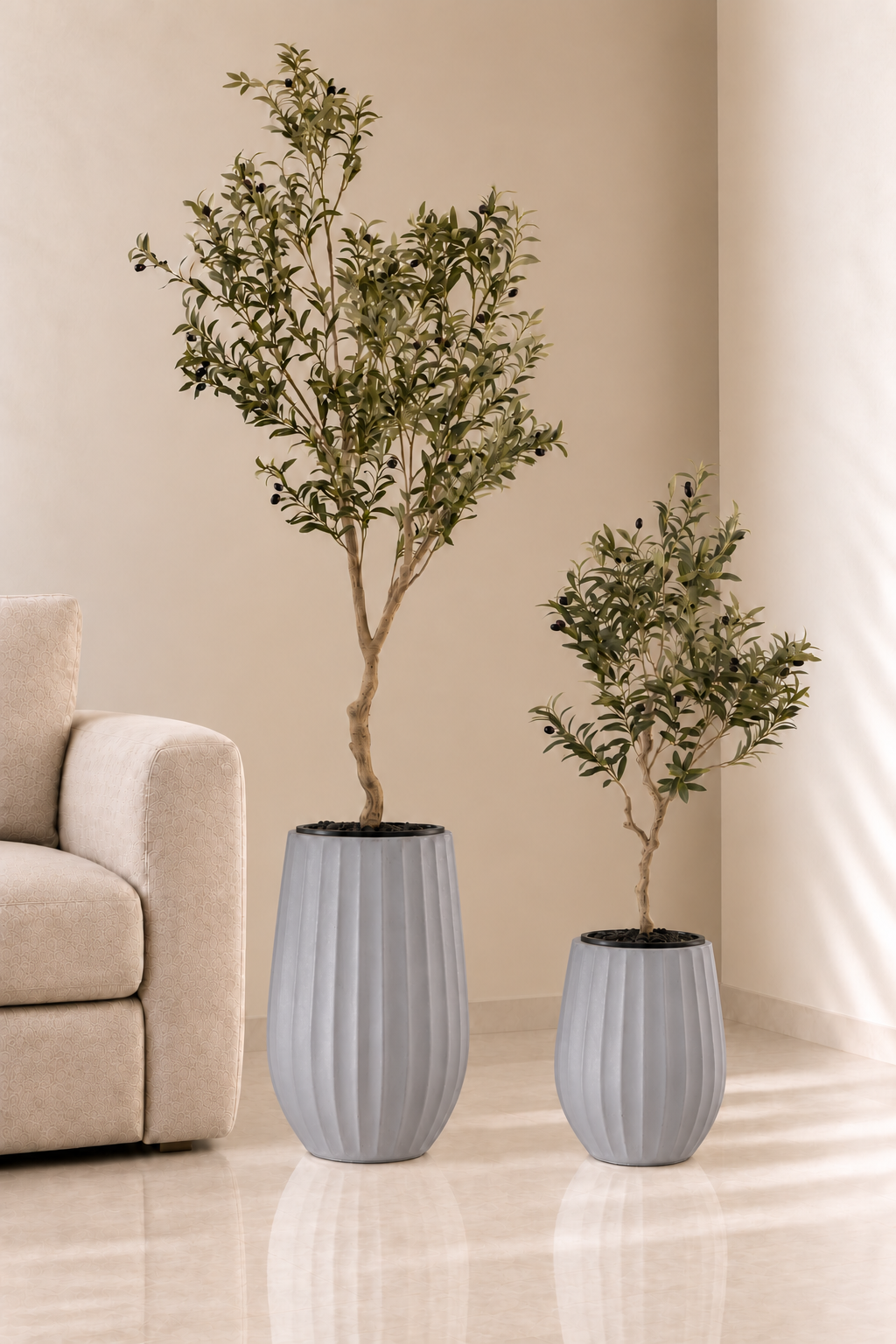 זוג כדי Elegance בשילוב עצי זית מלאכותיים
